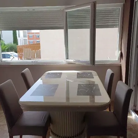 With Parking Space - Diklo, - 14846 アパート